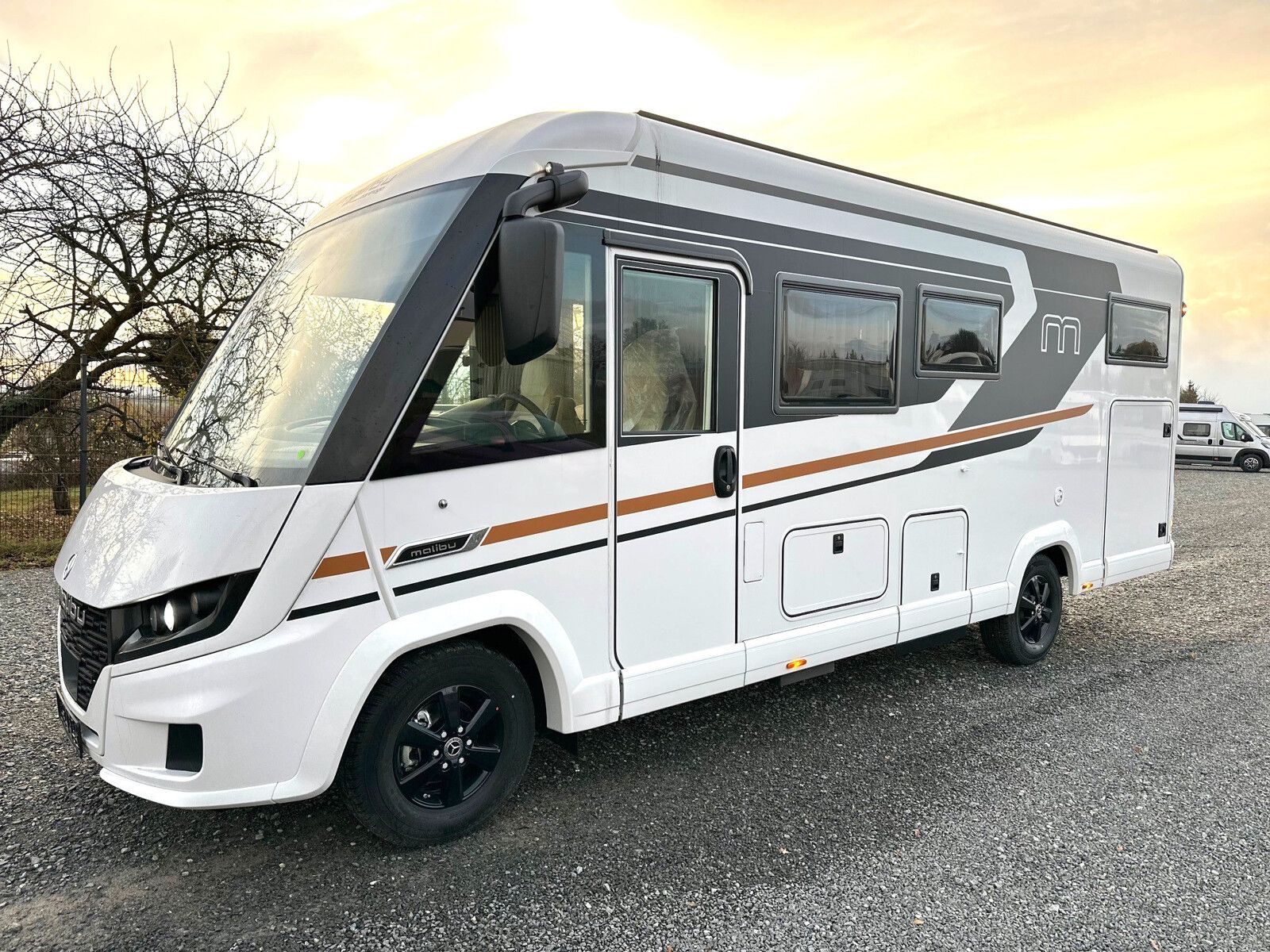 Fahrzeugabbildung Malibu I 470 RB LE K comfort Mercedes 2026 Assistenz