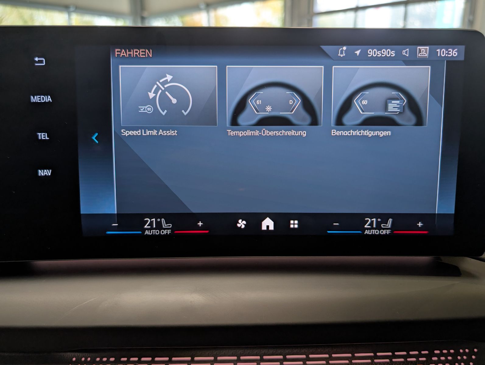 Fahrzeugabbildung BMW 118 d M-Sport Premium Shadow Cam Pano Alcan 18"