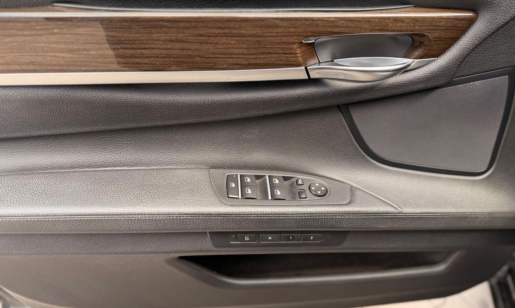 BMW 730