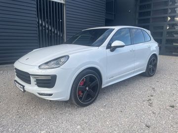Porsche Cayenne - 1