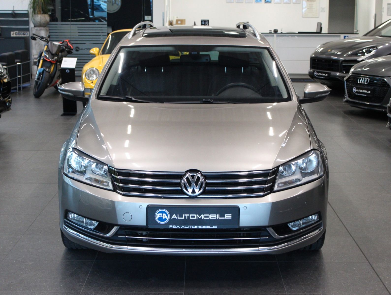 Fahrzeugabbildung Volkswagen Passat Highline BlueMotion Sitzklma+Pano+Massage
