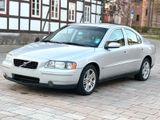 Volvo S60 Automatik 2.4 D Leder 1 Hand NAVI Parktronik - Volvo S60 aus 2005
