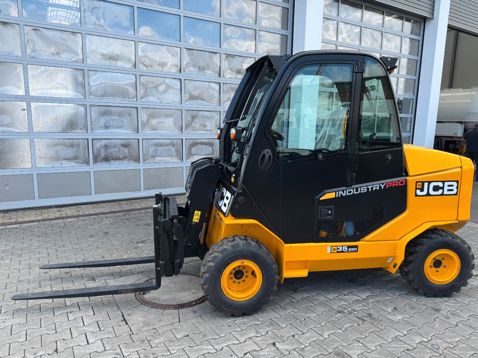 Fahrzeugabbildung JCB TLT 35-26D 4WD Teletruck / nur : 143h!! / SS