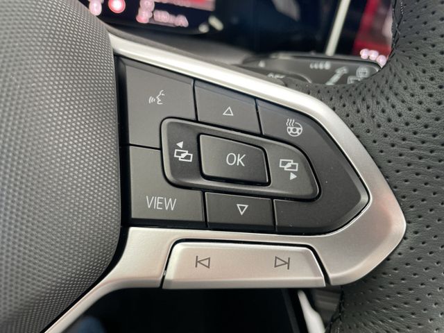 Golf VIII 1.5 eTSI DSG R-Line HUD/AHK/Kamera/ACC