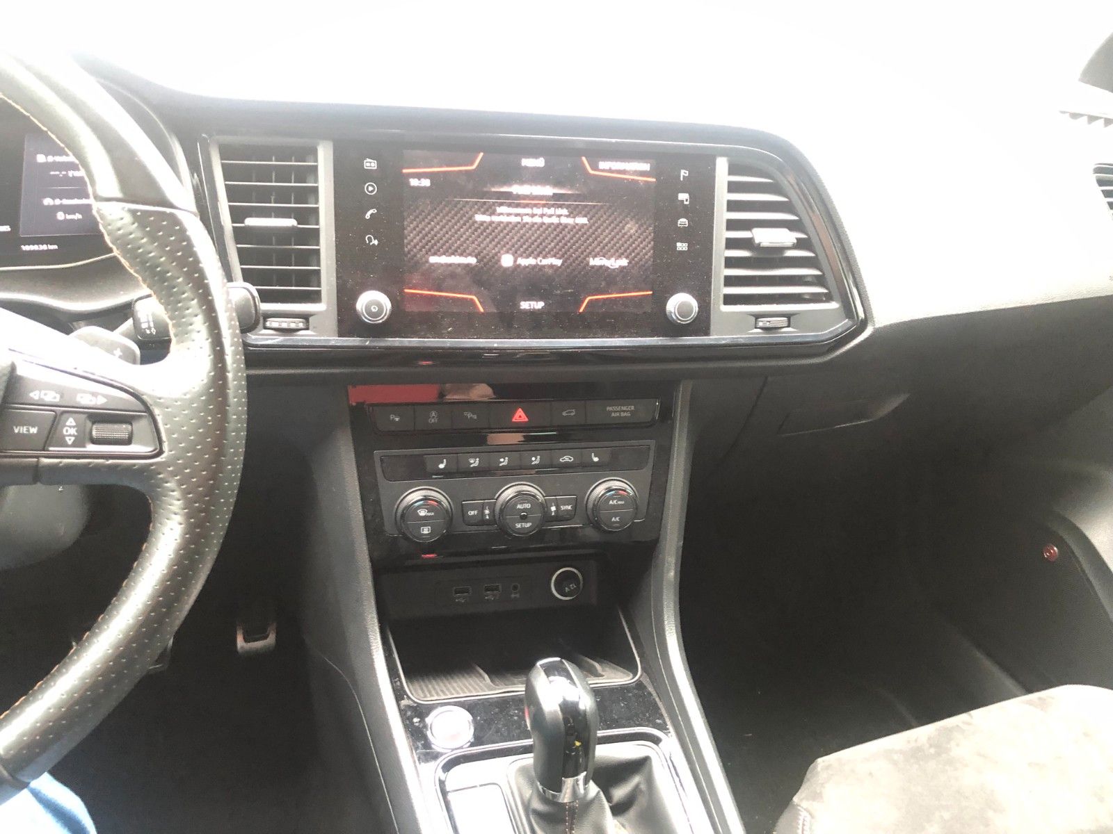 Fahrzeugabbildung CUPRA Ateca  4Drive Unfallschaden