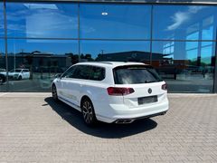 Fahrzeugabbildung Volkswagen Passat Variant 2.0 TDI DSG R-Line LED ACC Kamera