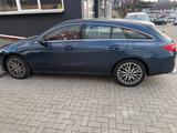 Mercedes-Benz CLA 180 SB, wie Neu, Top, 18 tKM, SCHALTER - blaue Mercedes-Benz CLA 180 Shooting Brake