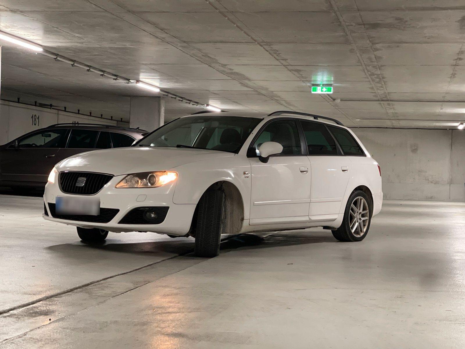 Seat Exeo 2010 — салон