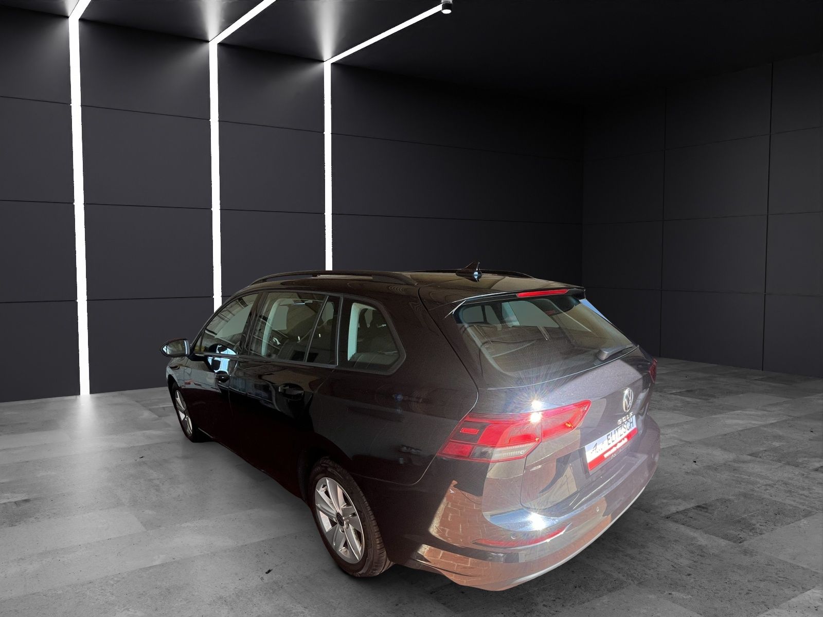 Fahrzeugabbildung Volkswagen Golf VIII Variant TDI Life DSG LED Navi AID PDC