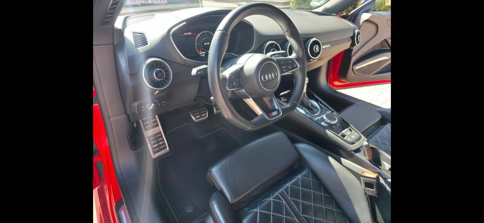 Audi TT Roadster 2.0 TDI S tronic quattro -
