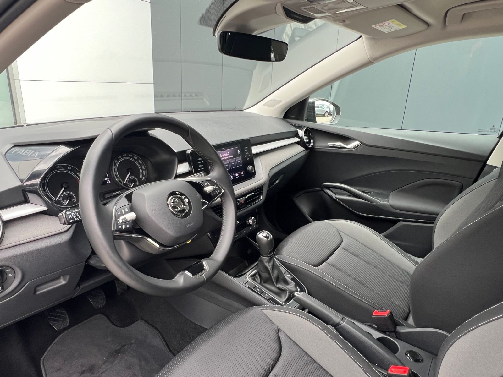 Fahrzeugabbildung SKODA Fabia Tour 1.0 TSI *AHK, LED, Climatronic, 16"-L