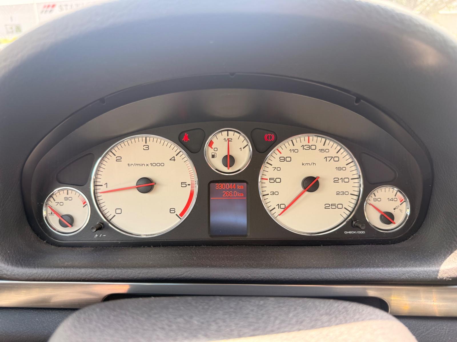 Peugeot 407 2010 — photo 13