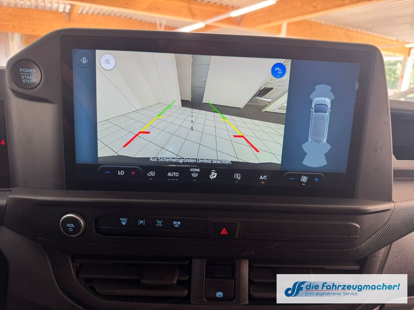 Fahrzeugabbildung Ford Transit Custom Kasten 320 L2 Trend FWD Navi LED