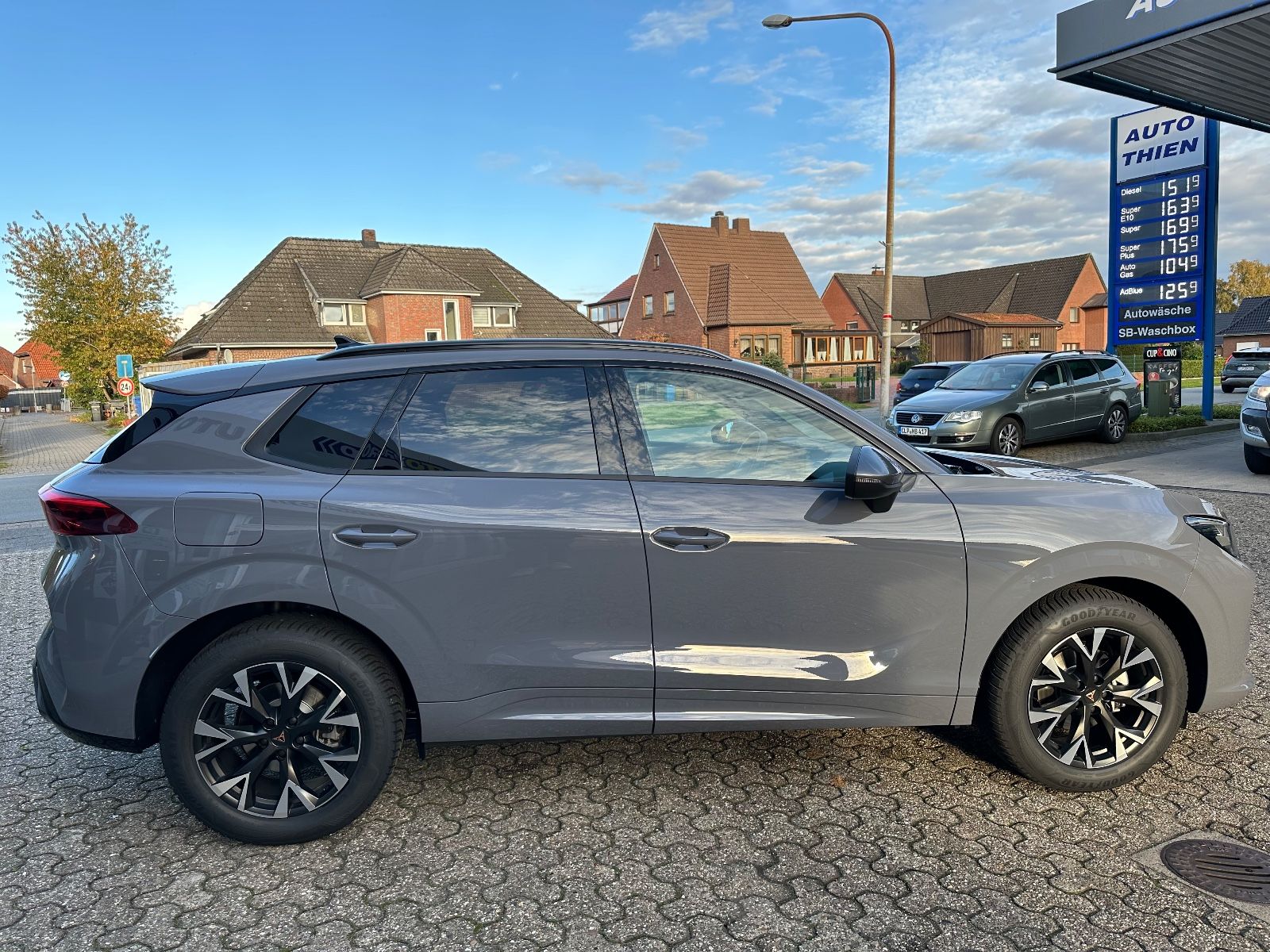 Fahrzeugabbildung CUPRA Terramar 1.5 eTSI DSG Navi/Pano/ACC/LED/AHK/GJR