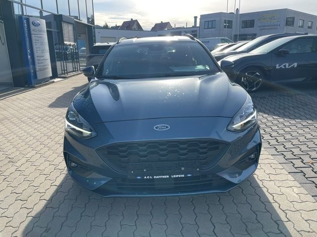Fahrzeugabbildung Ford Focus ST-Line totWinkAss Kamera LED SpurhalteAss