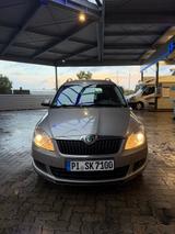 Skoda Roomster 1.2l TSI TÜV Neu 8 fach bereift.  - Skoda Roomster in Hamburg