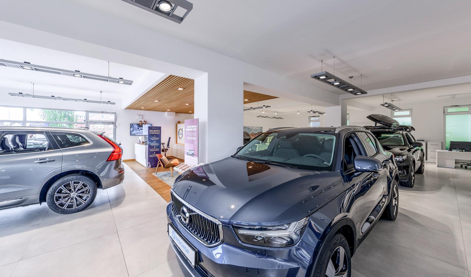 showroom-image-top