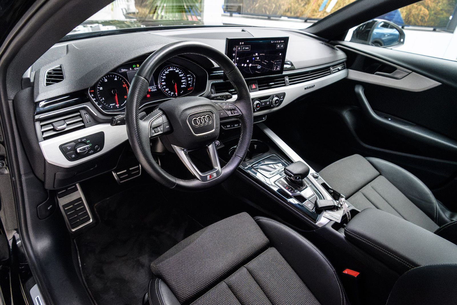 Fahrzeugabbildung Audi A4 Avant 40 TDI quattro advanced + Kamera +
