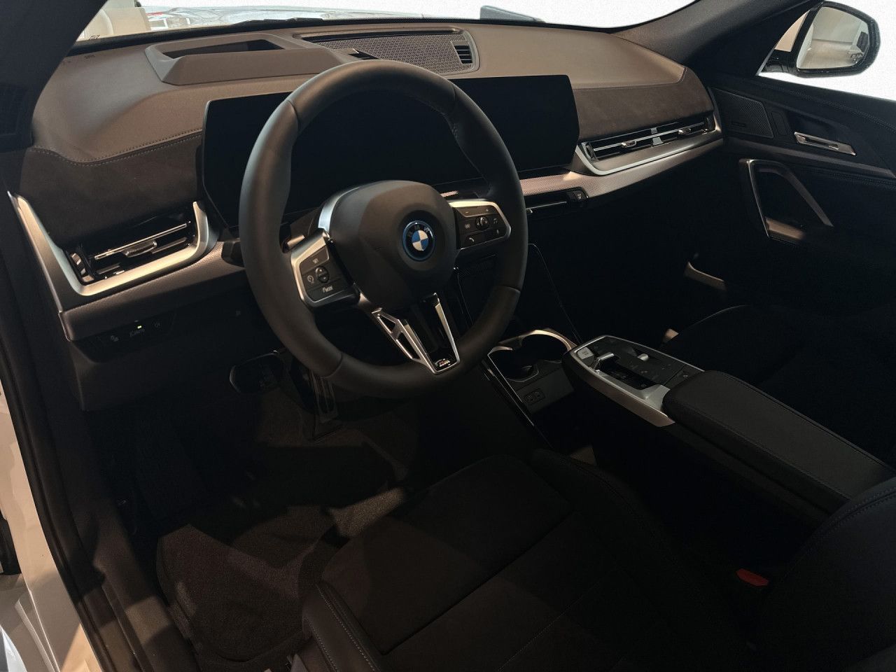 BMW iX2 - Bild 14