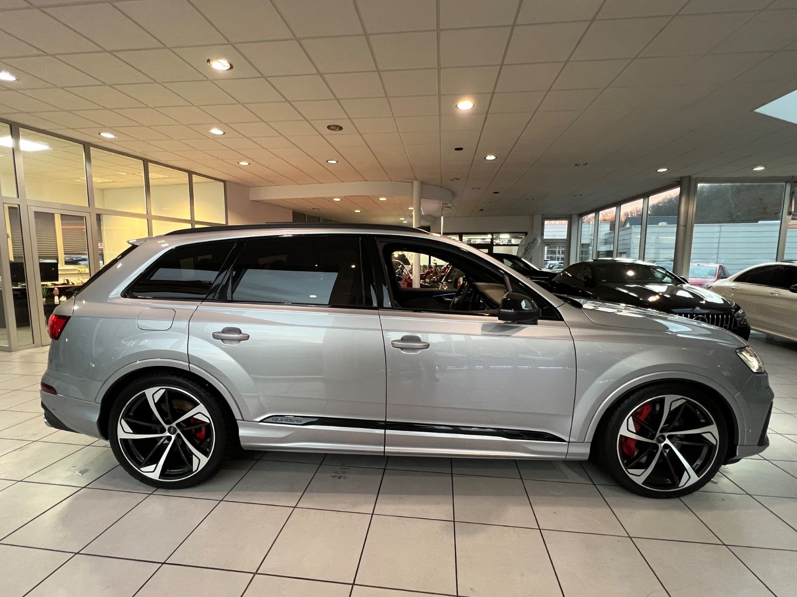 Fahrzeugabbildung Audi SQ7 4.0 TDI quattro*Head-Up * 7.SITZER*