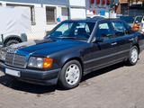 Mercedes-Benz 250 D Turbodiesel, Autom., 2. Hand, Klima, orig. - Mercedes-Benz 250 mit Diesel-Antrieb: Turbo