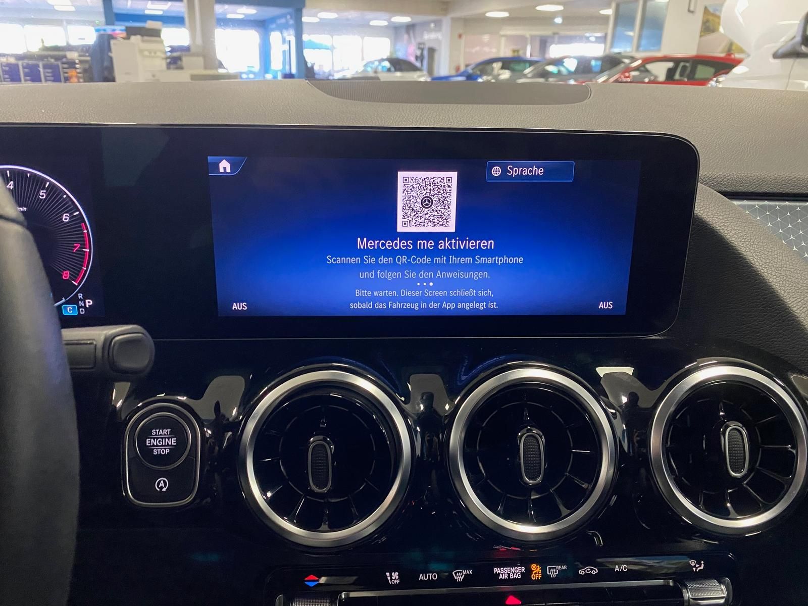 Fahrzeugabbildung Mercedes-Benz B 180 1.3 PROGRESSIVE+NAVI+ALLWETTER+KAMERA+ADVA