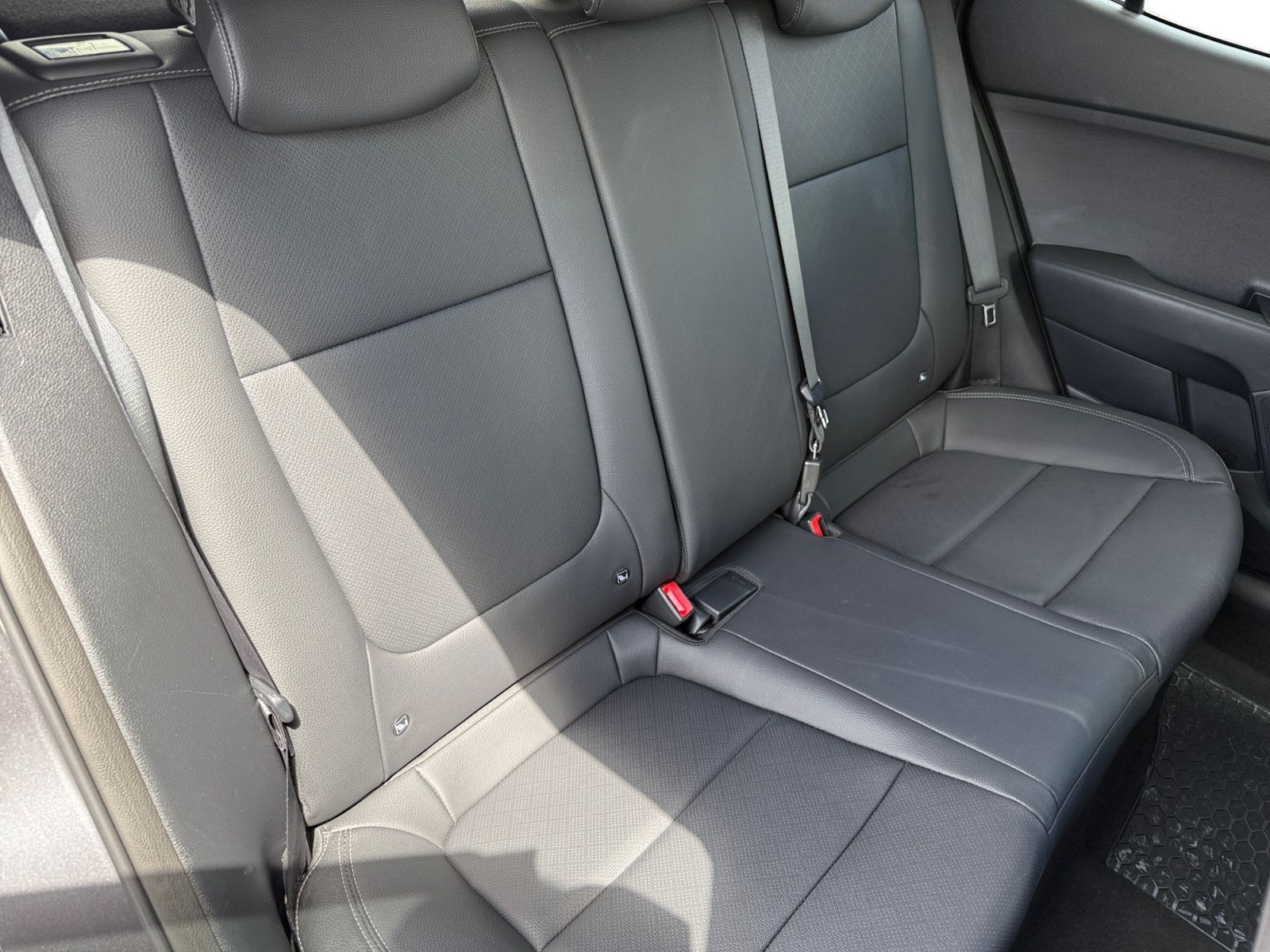 Fahrzeugabbildung Kia Stonic 1.0 T-GDI Platinum Edition PANO RFK LEDER