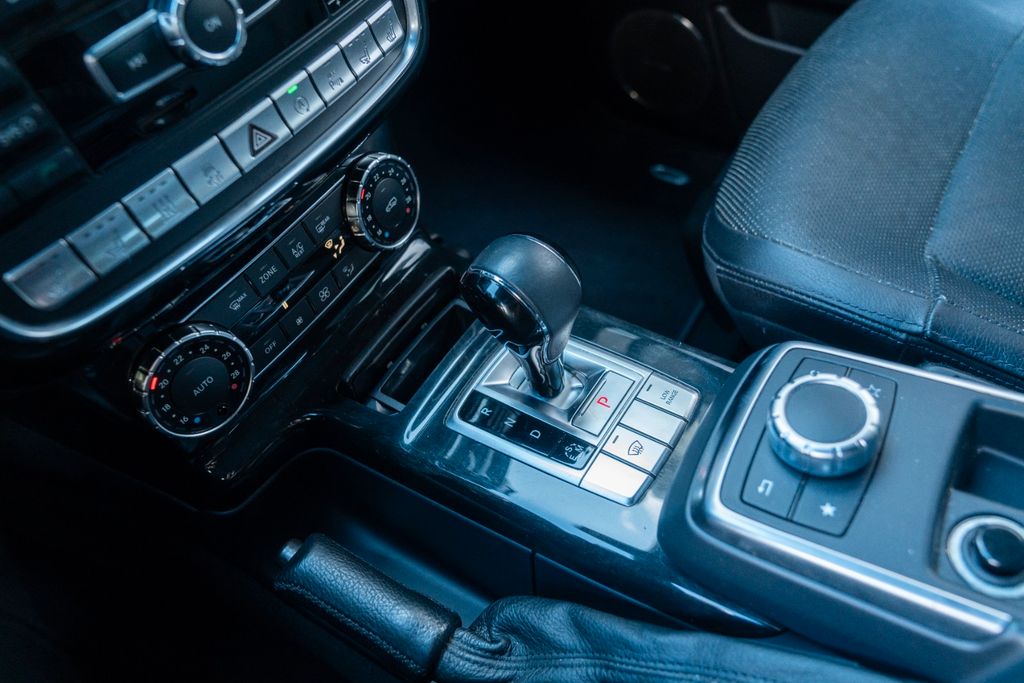 Mercedes-Benz G 350 d/ EXKLUSIV/ HARMAN-KARDON/ 19"/ SPORT PAK Mercedes-Benz G 350 d/ EXKLUSIV/ HARMAN-KARDON/ 19"/ SPORT PAK