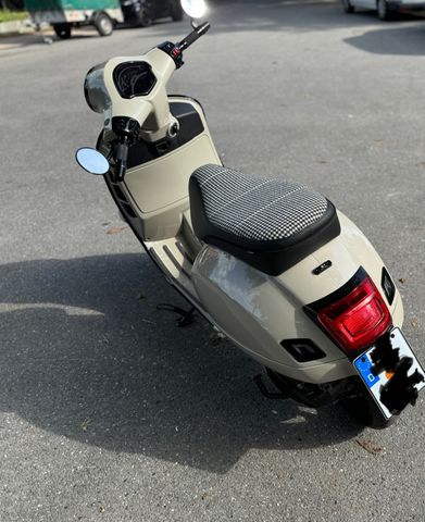 Vespa GTS 300 Porsche Unikat Keyless 