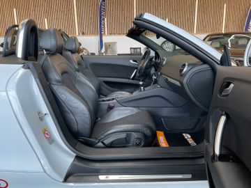 Audi TT Roadster 2.0 TFSI *BI-XENON*NAVI*PDC*LEDER*