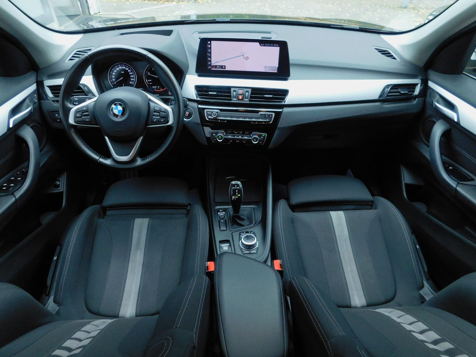 BMW X1 sDrive18d Head-up Disply LED Navi Kamera AHK foto 2