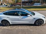 Tesla Model 3 Standard-Reichweite Plus - Hinterrad... - Tesla Model 3 Gebrauchtwagen in München