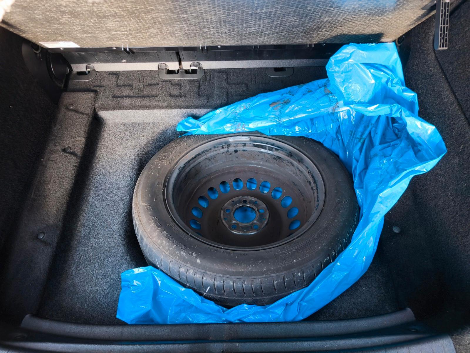 Mercedes-Benz B180 2011 — photo 13