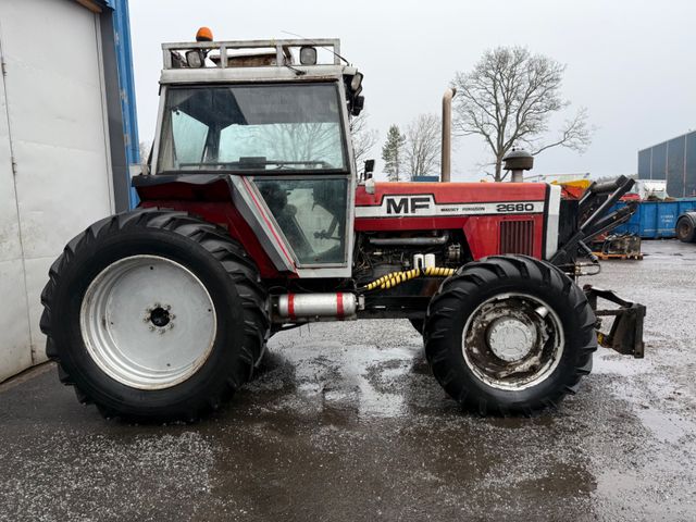 Massey Ferguson 2680 , front hydraulic