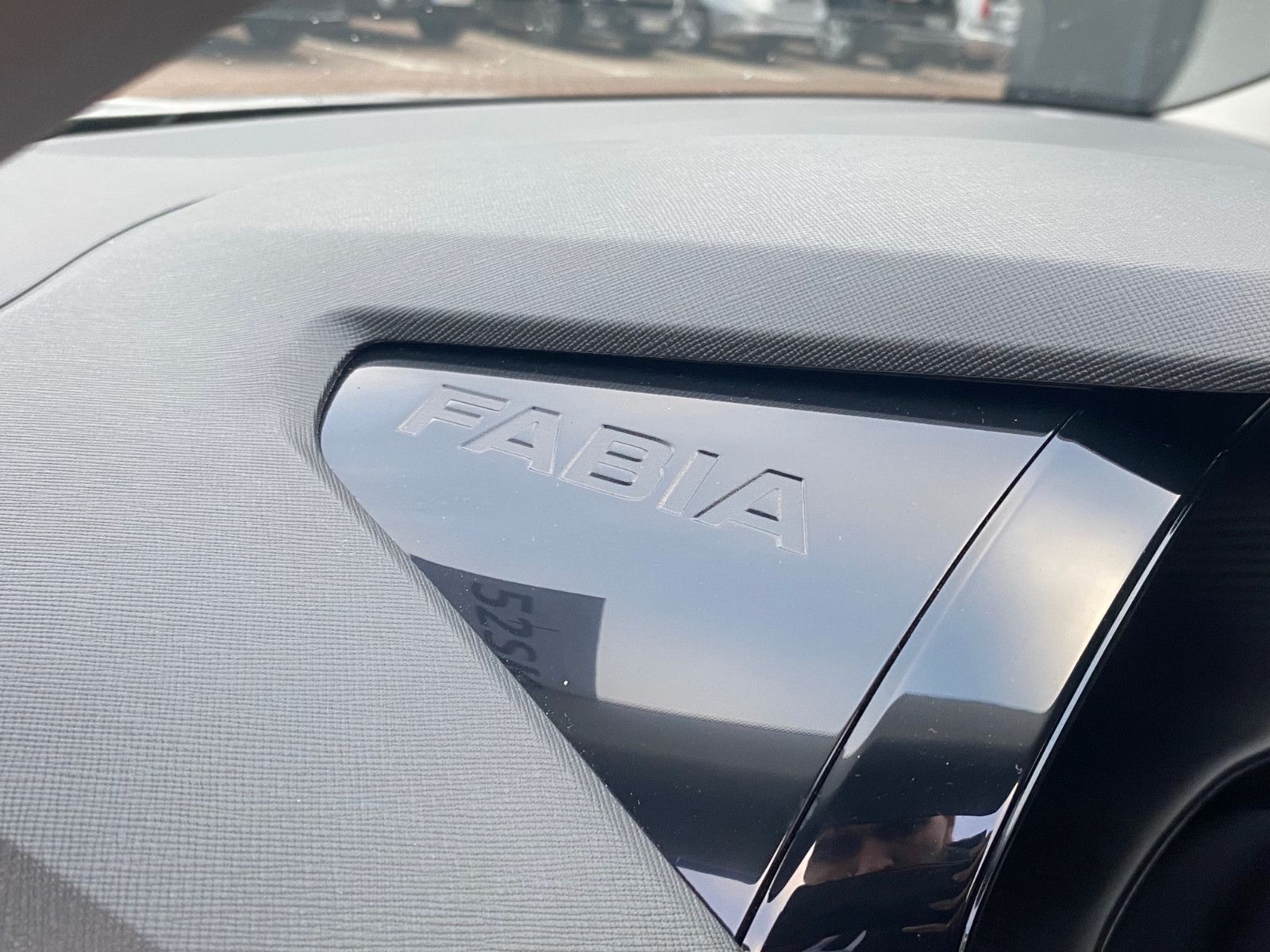 Fahrzeugabbildung SKODA Fabia 1.0l MPI Essence *SOFORT*KLIMA*PDC hinten*