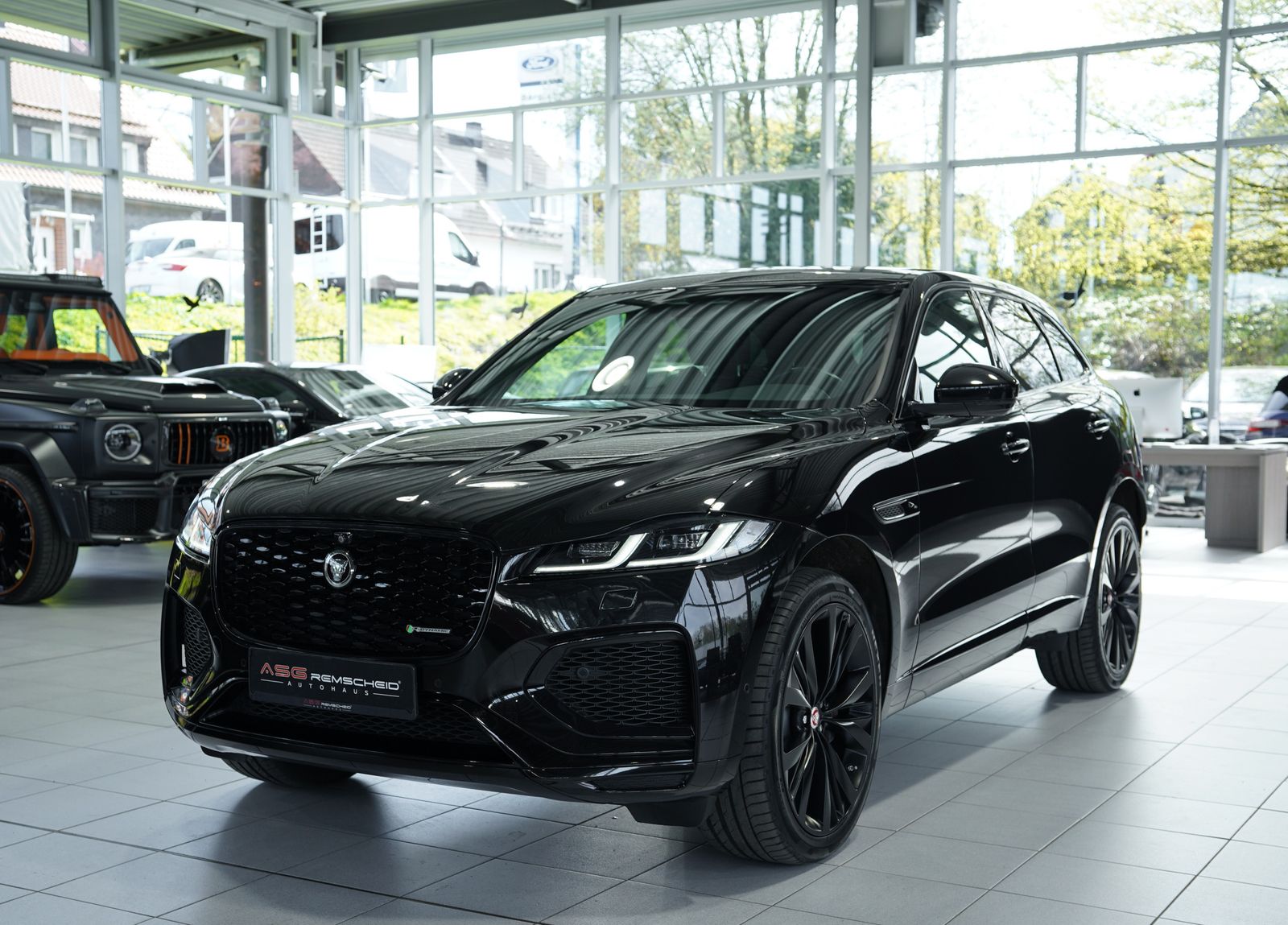 Jaguar F Pace