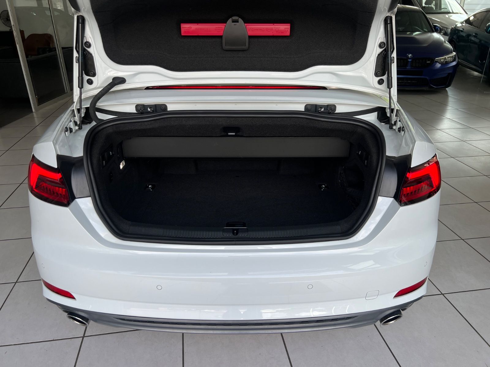 Fahrzeugabbildung Audi A5 Cabriolet 2.0 quattro sport S line