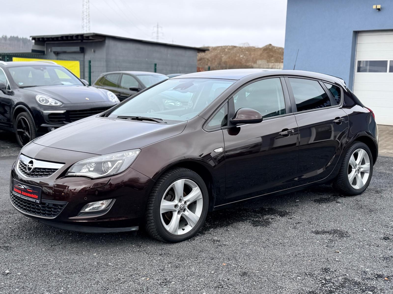 Opel Astra J Lim. 5-trg. Design Edition