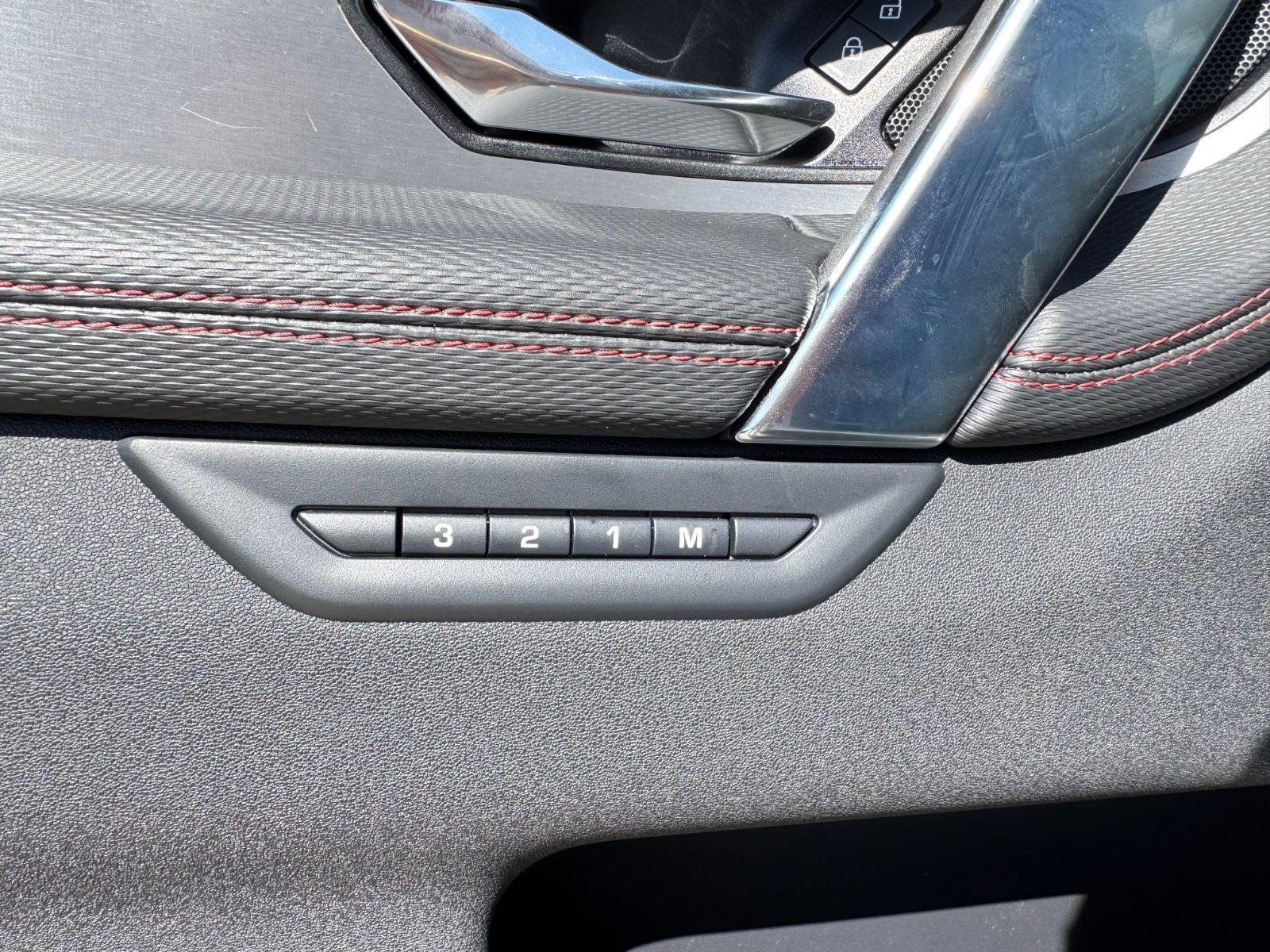Fahrzeugabbildung Land Rover Discovery Sport R-Dynamic /MERIDIAN/CARPLAY/KAM