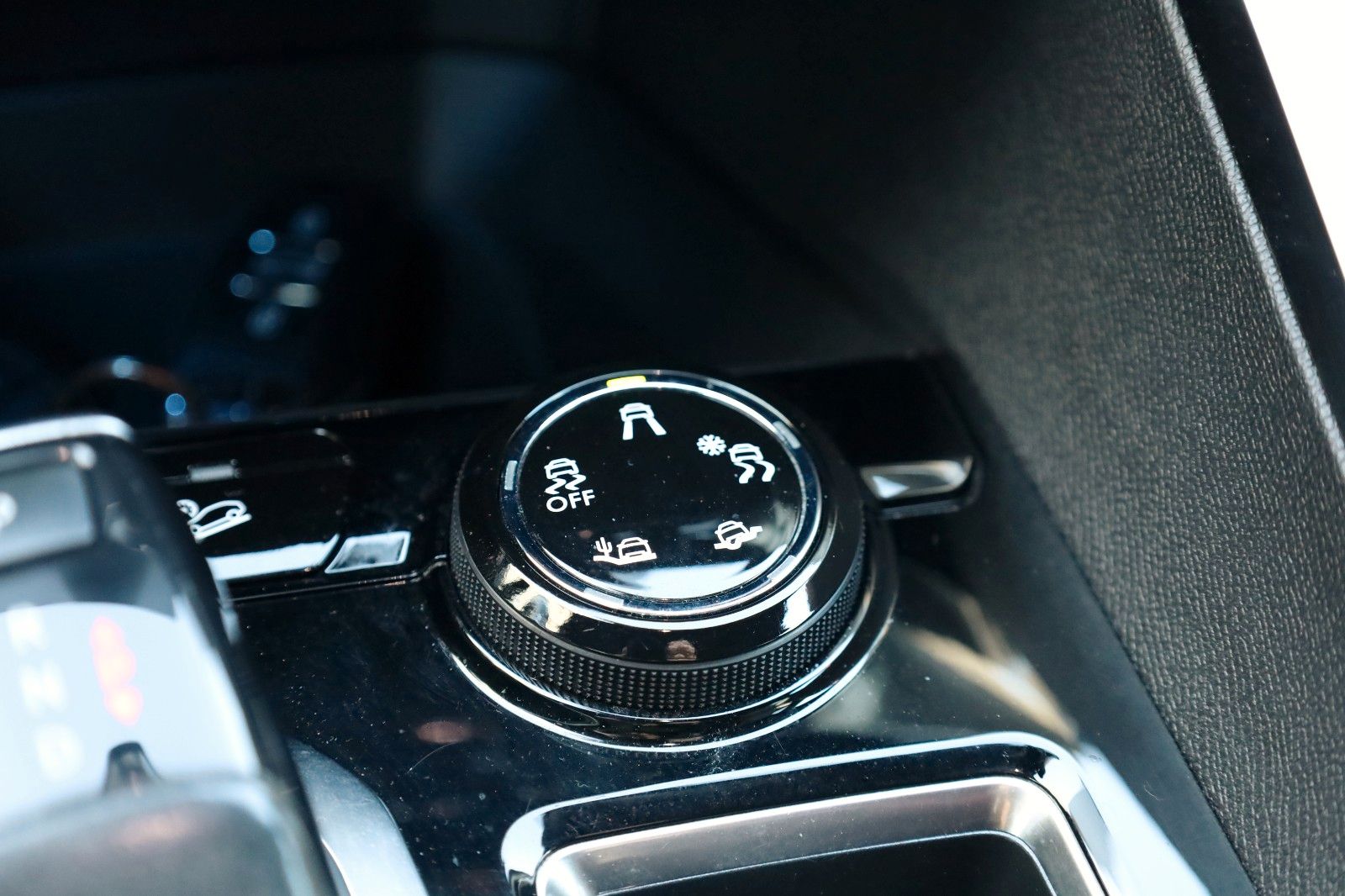 Fahrzeugabbildung Peugeot 5008 GT,7 Sitze,Leder,Navi,LED,Kamera,SH,PDC,AHK