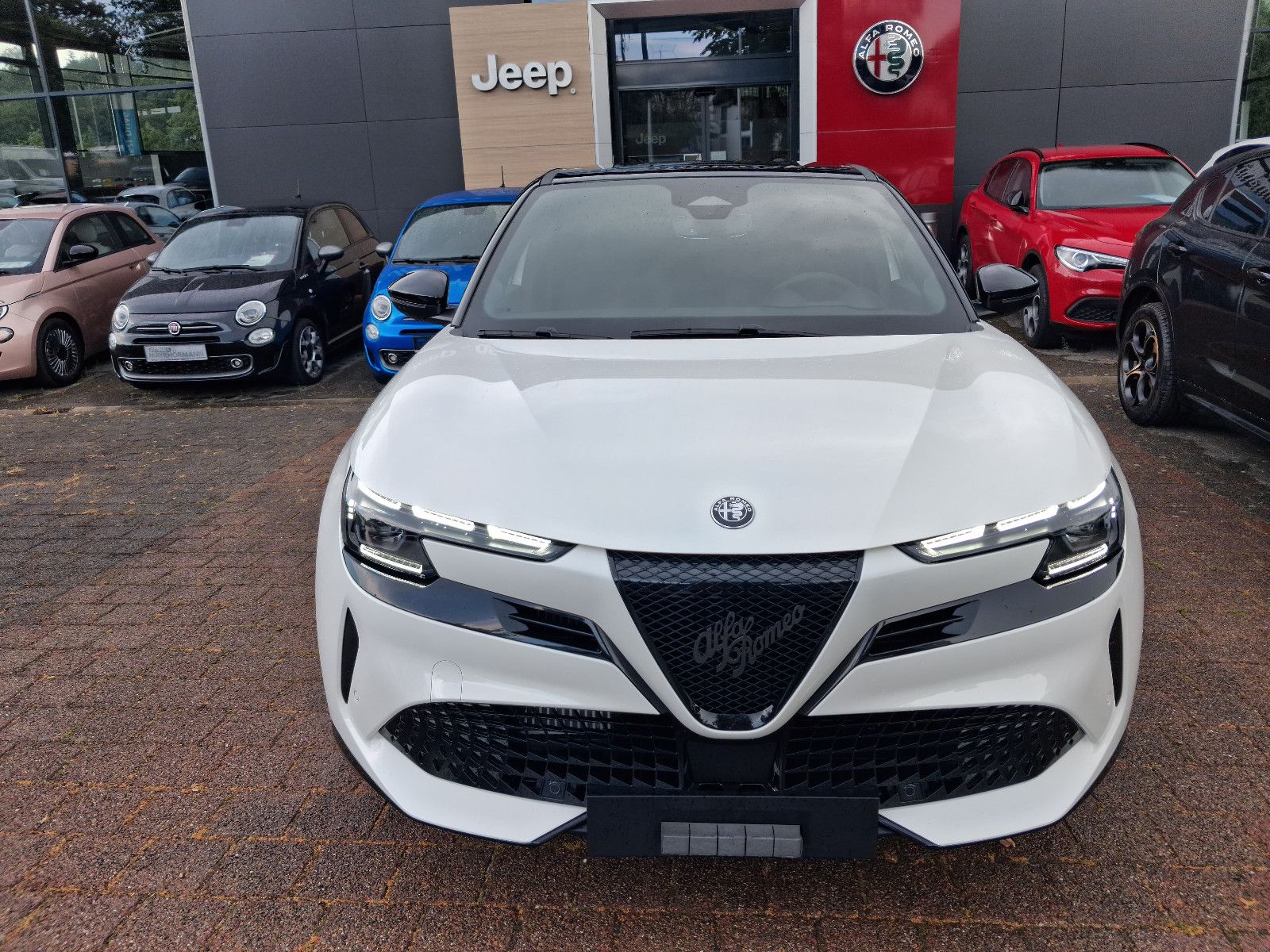Fahrzeugabbildung Alfa Romeo Junior Ibrida 1.2 VGT 48V-Hybrid 107 kW Ti