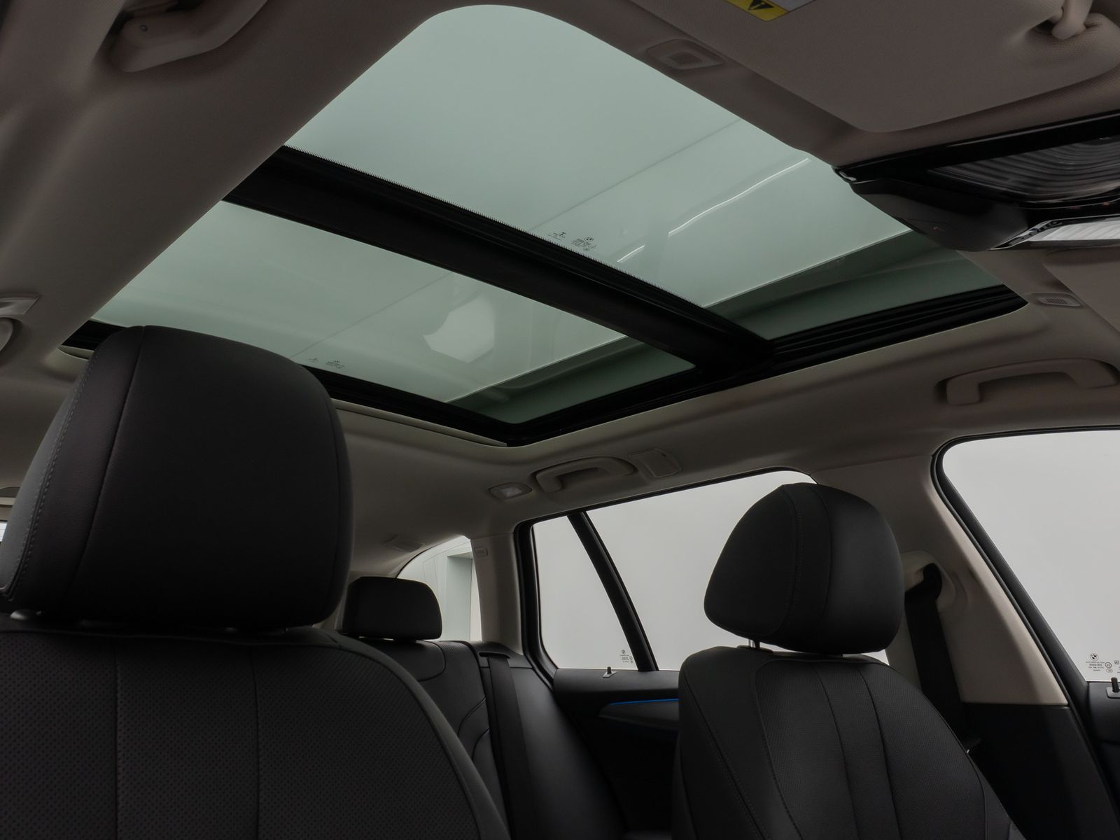 Fahrzeugabbildung BMW 530e Panorama Leder DAB H/K WLAN Stop&Go Alarm