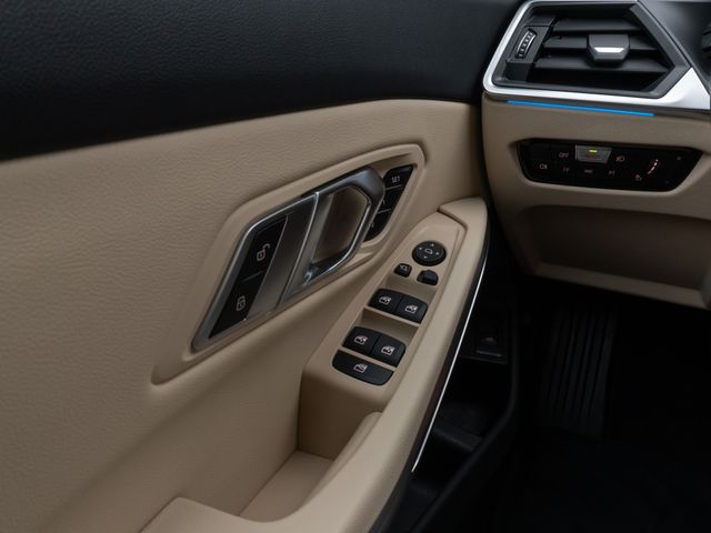 BMW 330, 2023 — 34