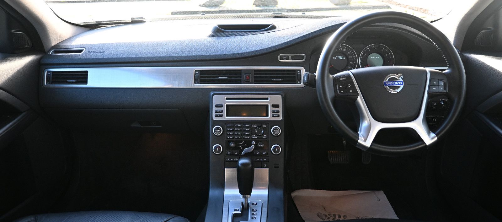 Volvo V70 T5 Summum *RHD* – Bild 11