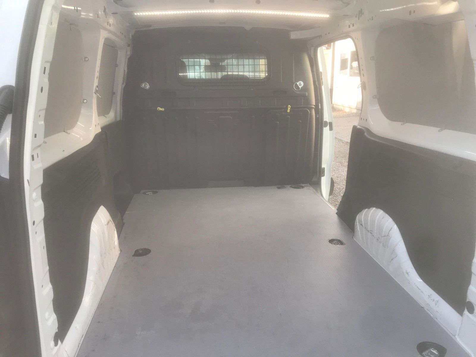 Fahrzeugabbildung Peugeot Partner Premium L2,SHZ,PDC,27796Km