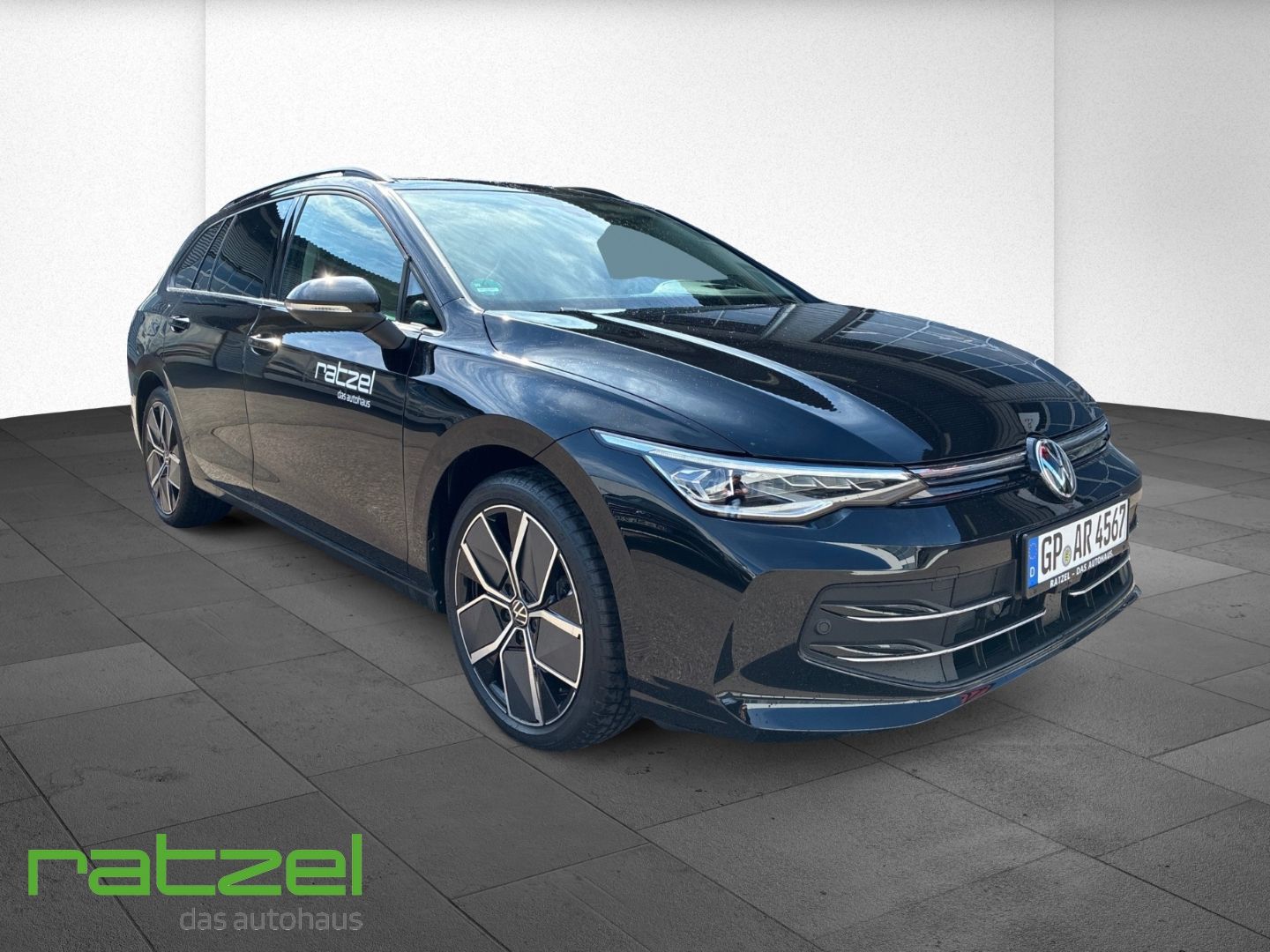 Fahrzeugabbildung Volkswagen Golf Variant STYLE 1.5 TSI PANO+LEDER+AHK+NAVI