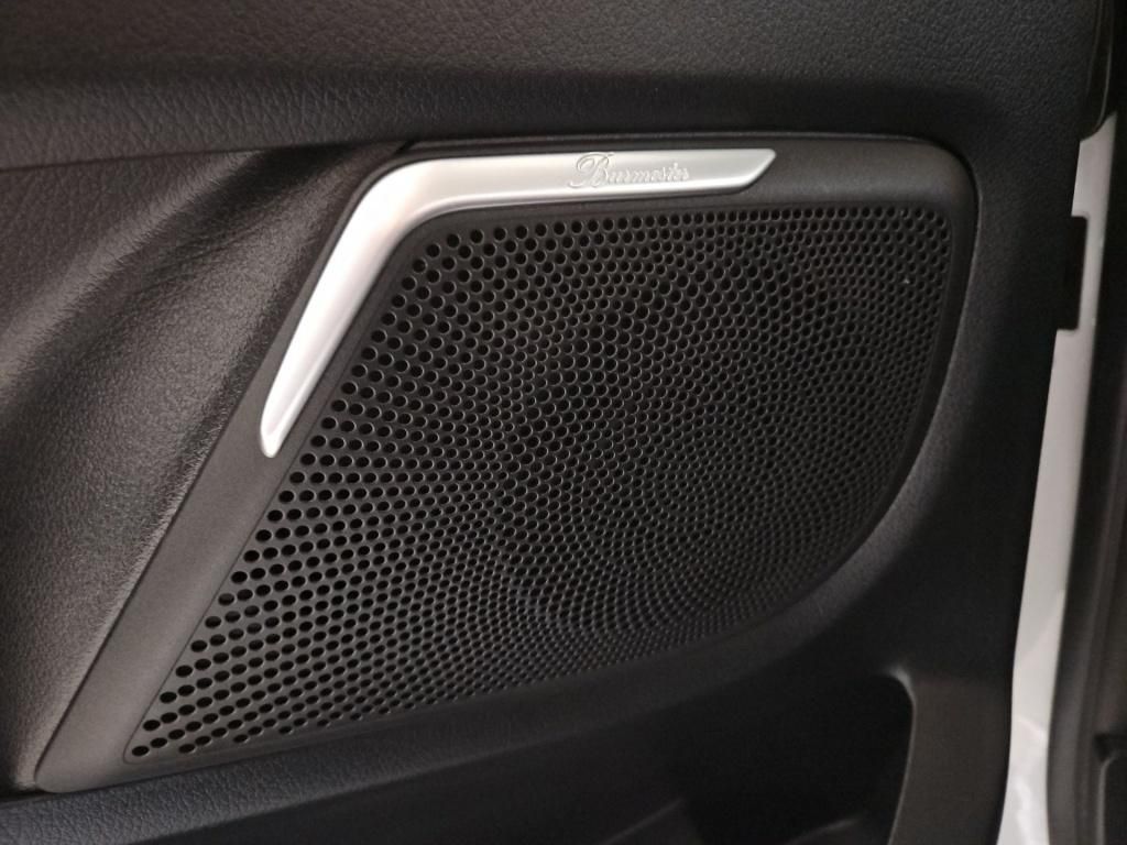 Fahrzeugabbildung Mercedes-Benz V 300 EAV/L 4x4 AMG DISTRONIC Standhzg. 2,5t AHK