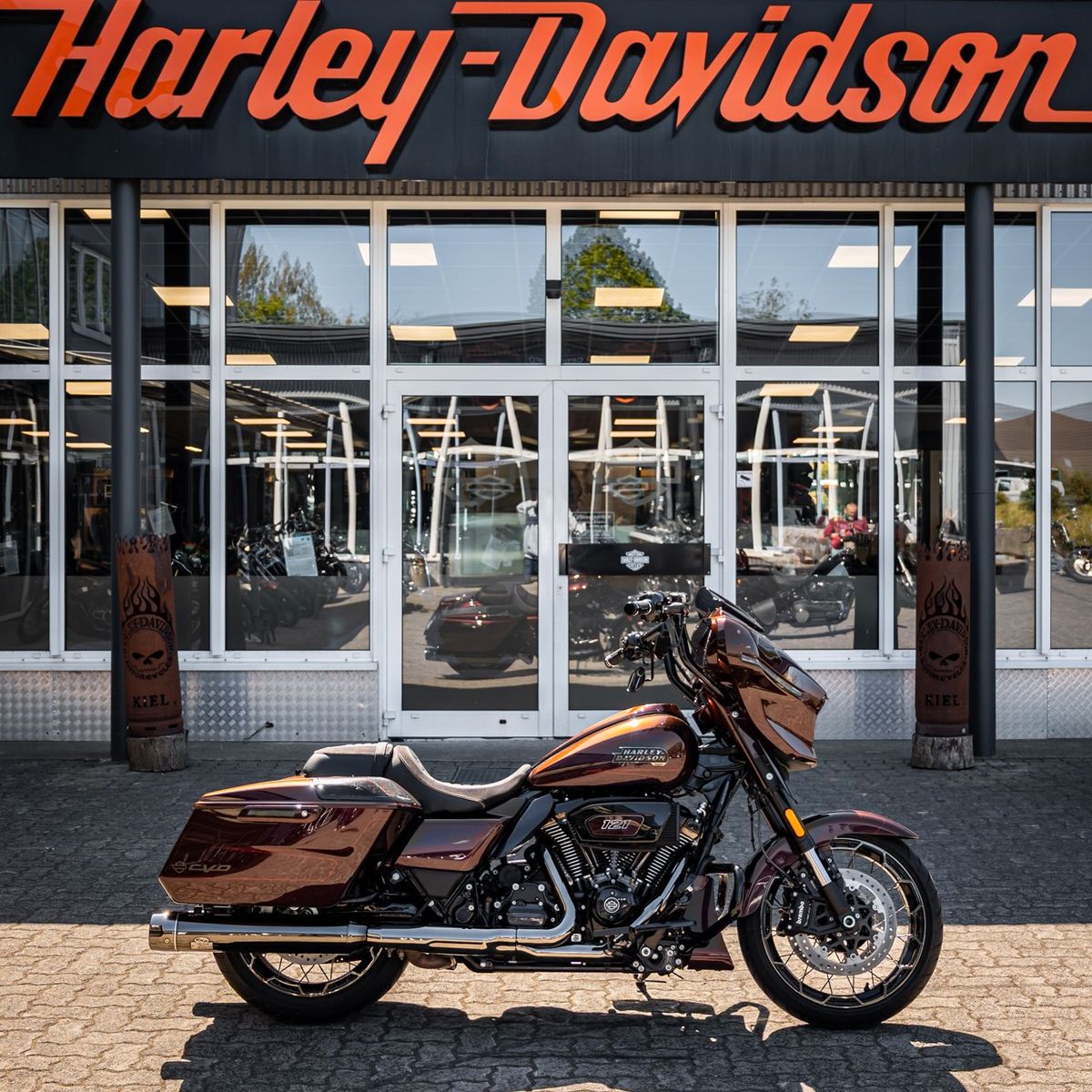 Fahrzeugabbildung Harley-Davidson CVO Street Glide FLHXSE 121 Cui - Jekill & Hyde