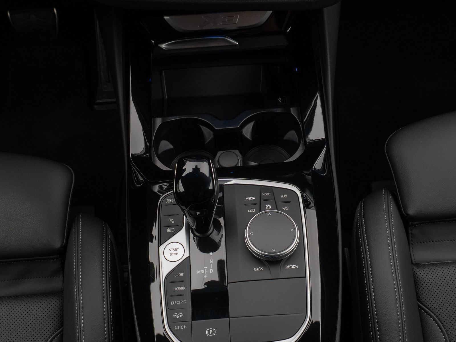 Fahrzeugabbildung BMW X3 xD30e M Sport Kamera DAB DrivAssis LED 20Zoll