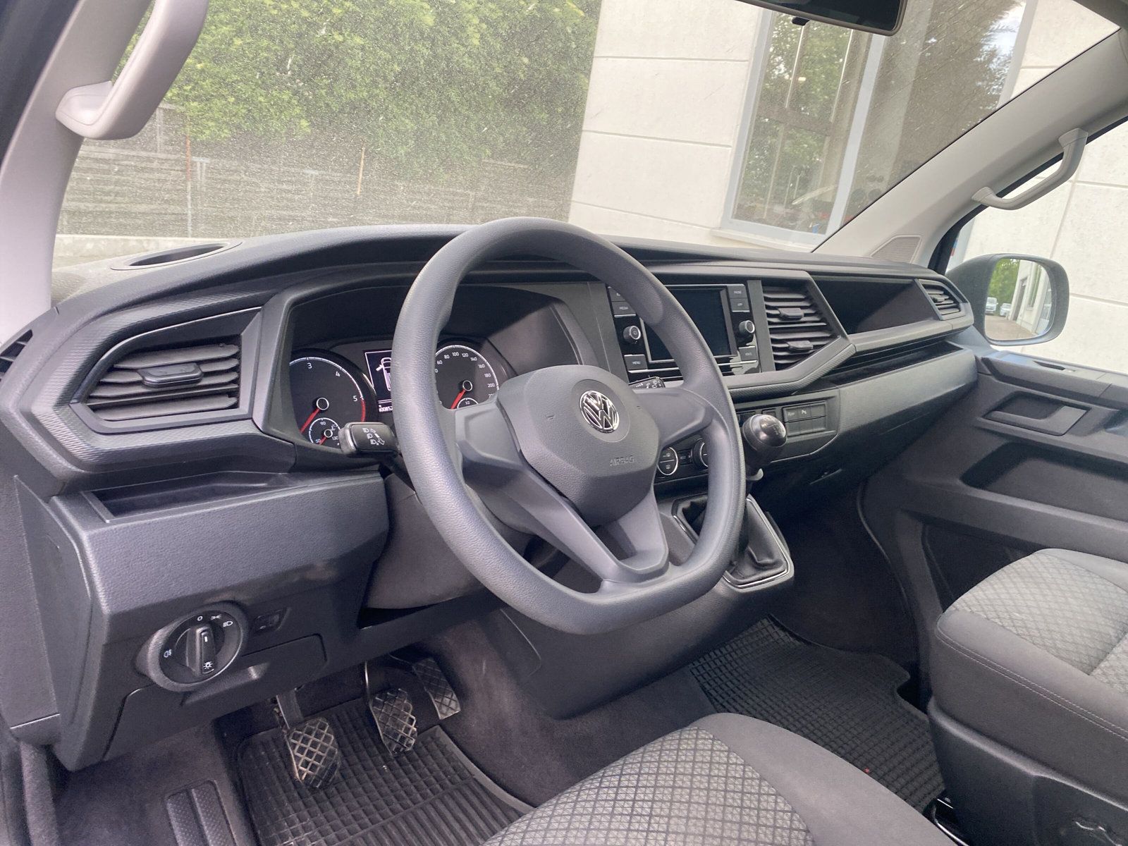 Fahrzeugabbildung Volkswagen T6 Multivan T6.1 2.0 TDI Trendline AHK